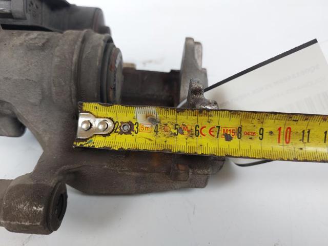 3Q0615424 Pinza de freno trasera derecha  en stock Castellón