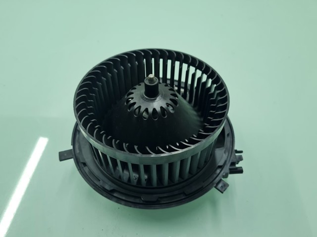 3Q1819021C VAG Motor del ventilador del calefactor  disponible Ourense