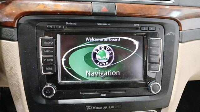 Pantalla para Skoda SuperB 3T4
