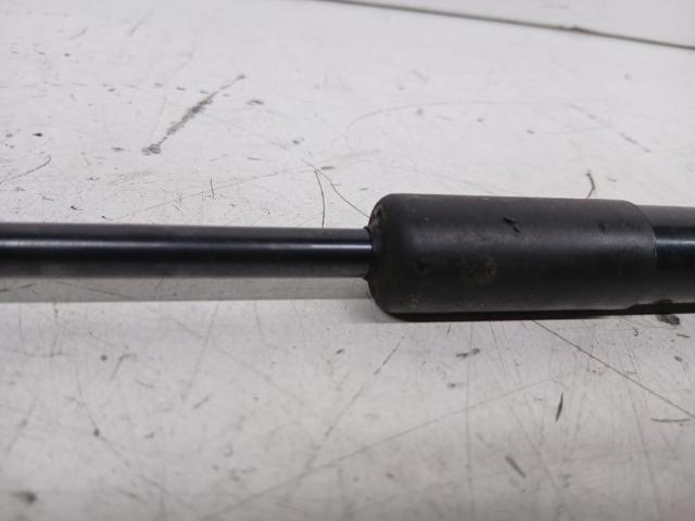 3T082335901S VAG Amortiguador de capó  en stock Gandía
