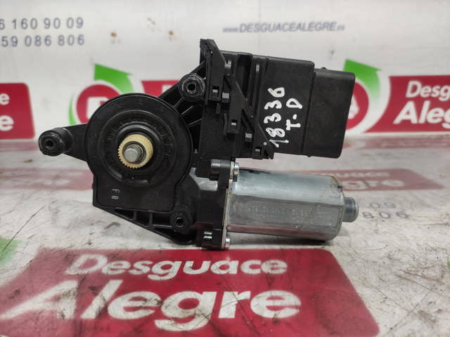 Motor eléctrico, elevalunas, puerta trasera derecha 3U0959812 VAG/Skoda