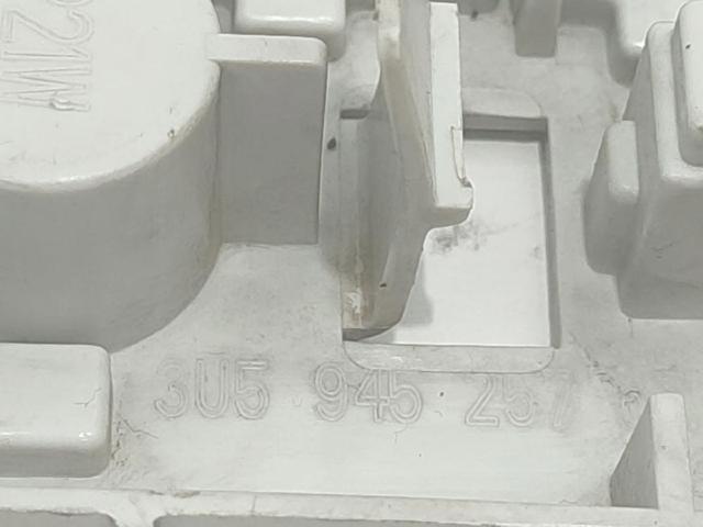 3U5945257 VAG Piloto trasero izquierdo  comprar en Jaén