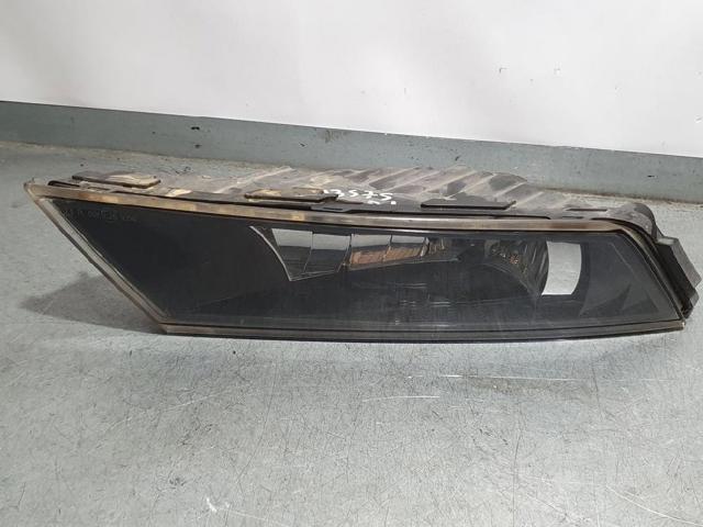 3V0941699 Luz antiniebla izquierdo  en stock Sabadell