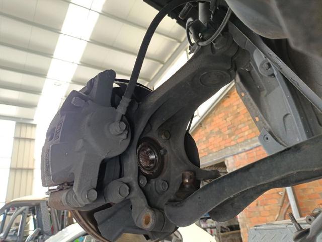 Muñón del eje, soporte de rueda, delantero derecho 400144CE0A NISSAN