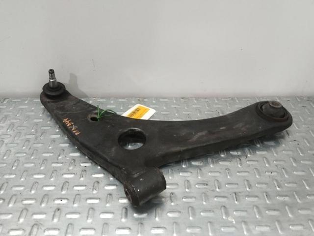 Brazo inferior derecho de la suspensión delantera 4013A150 MITSUBISHI