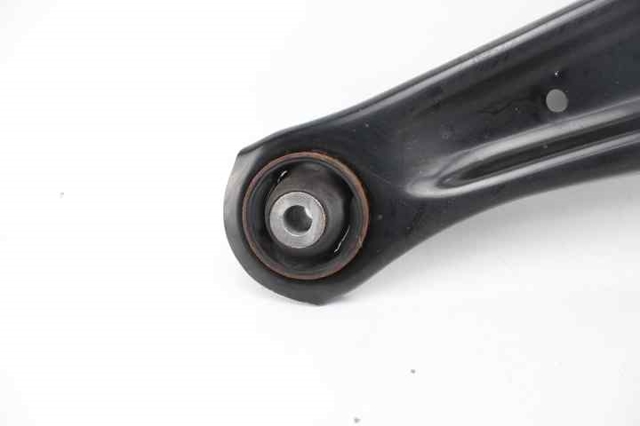 MITSUBISHI 4013A310 Brazo inferior derecho de la suspensión delantera comprar Tarragona