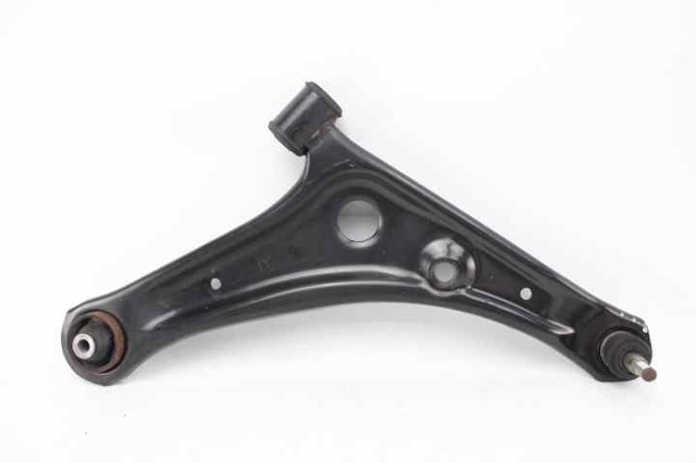 MITSUBISHI 4013A310 Brazo inferior derecho de la suspensión delantera comprar Pamplona