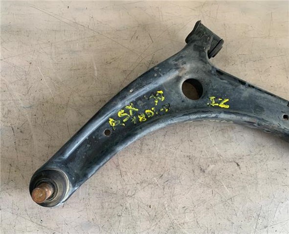 4013A443 MITSUBISHI Brazo inferior izquierdo de la suspensión delantera  comprar en Jaén