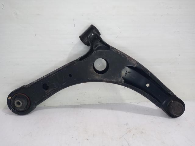 MITSUBISHI 4013A443 Brazo inferior izquierdo de la suspensión delantera comprar Pamplona