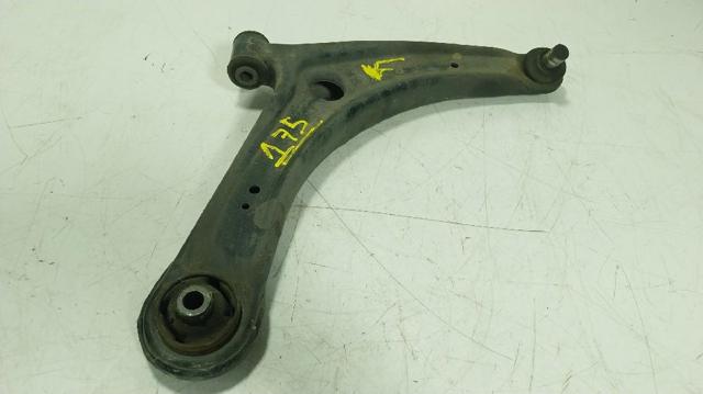 4013A500 Brazo inferior derecho de la suspensión delantera  en stock Sabadell