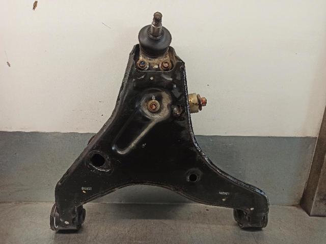 4013A647 MITSUBISHI Brazo inferior izquierdo de la suspensión delantera comprar Bilbao