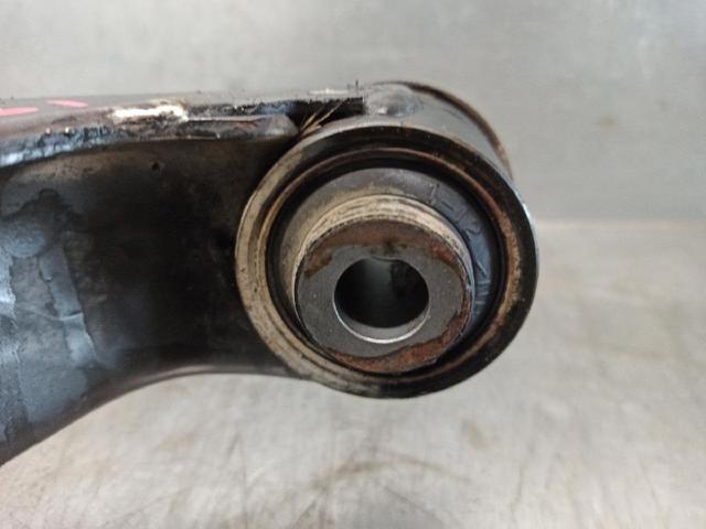 4013A648 MITSUBISHI Brazo inferior derecho de la suspensión delantera  en stock Córdoba