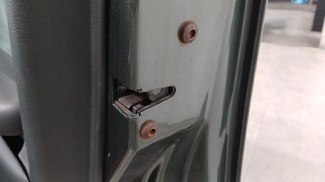 VAG 401837016 Cerradura de puerta delantera derecha  comprar en Albacete
