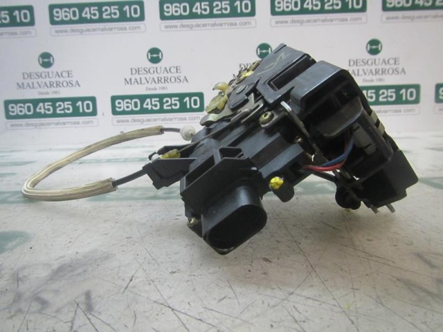 VAG 401837016 Cerradura de puerta delantera derecha  disponible Valladolid