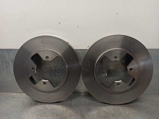 Frenos delanteros 40206Y9503 NISSAN