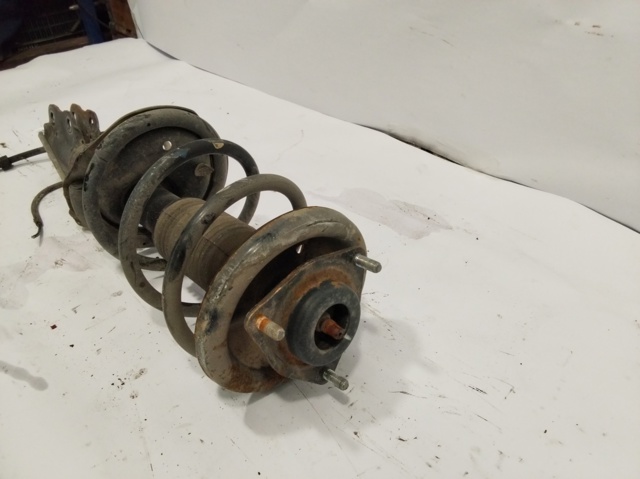 4060A173 MITSUBISHI Amortiguador delantero izquierdo  en stock Huelva