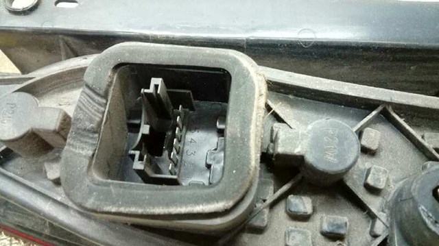 40610748 FIAT Piloto trasero izquierdo  comprar en Oviedo