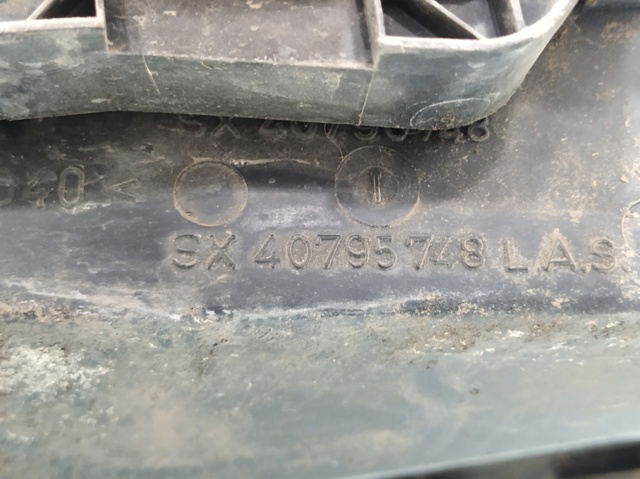 40795748 FIAT Faro izquierdo  disponible Alicante