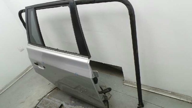 BMW 41003449338 Puerta trasera derecha  en stock Salamanca