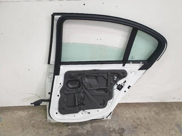 41007203648 BMW Puerta trasera derecha  en stock Córdoba