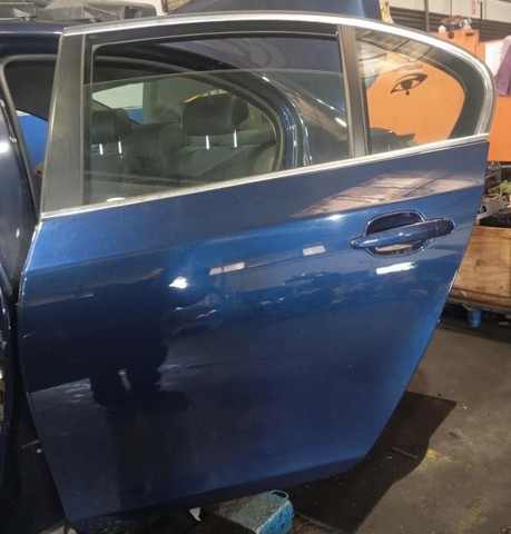 41009631831 BMW Puerta trasera izquierda  comprar en Lleida