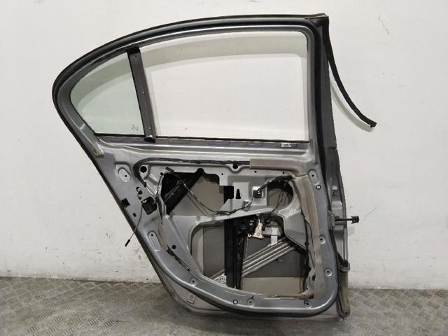 BMW 41009631831 Puerta trasera izquierda  en stock Terrassa