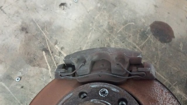 410116581R Pinza de freno delantera izquierda  comprar en Reus