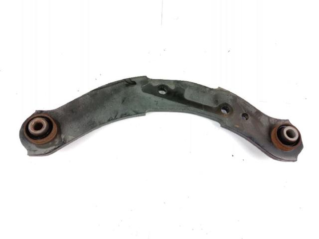 4110A140 MITSUBISHI Brazo superior de suspensión trasera izquierdo/derecho  en stock Gandía