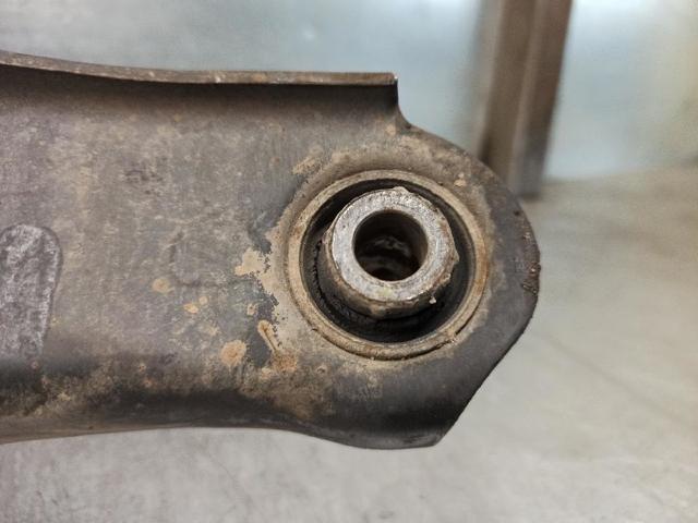 4113A011 Brazo inferior trasero izquierdo/derecho comprar Girona