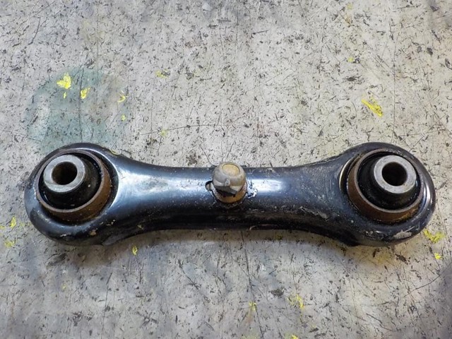 Barra oscilante, suspensión de ruedas, eje trasero 4117A005 MITSUBISHI