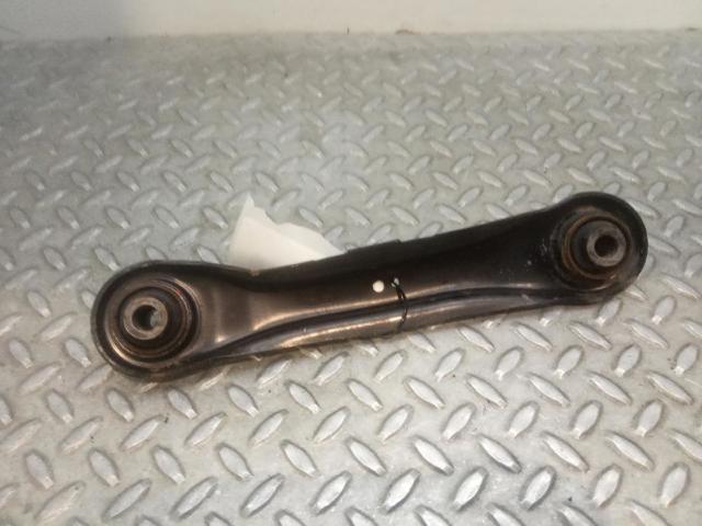 Barra transversal, suspensión de ruedas, eje trasero 4117A050 MITSUBISHI