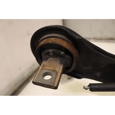 MITSUBISHI 4125A080 Mangueta trasera derecha comprar Tarragona