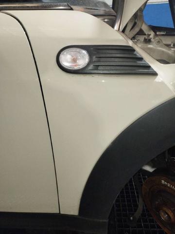 41352754726 Aleta delantera derecha  disponible Málaga