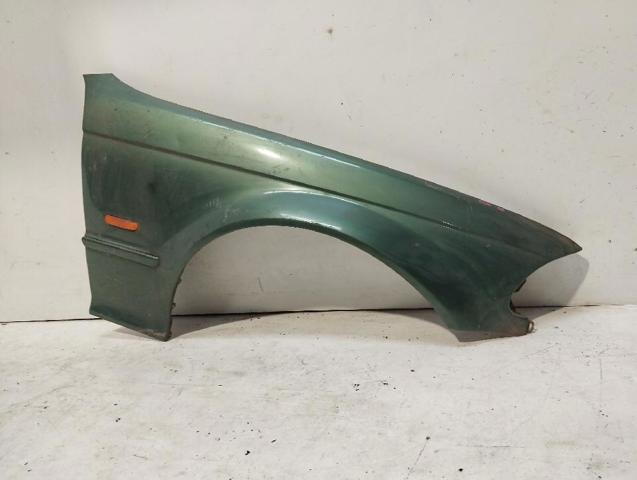 41358240406 BMW Aleta  en stock Gandía