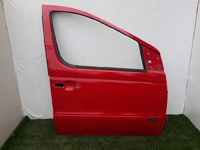 Puerta delantera derecha 4147200105 Mercedes