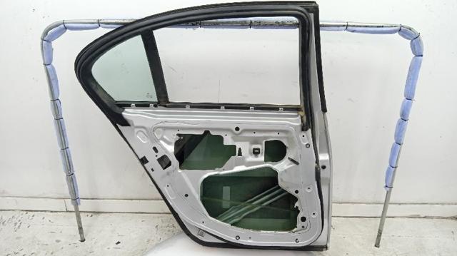 41527202341 BMW Puerta trasera izquierda  comprar en Oviedo