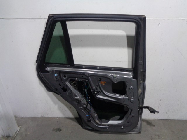 BMW 41527261481 Puerta trasera izquierda  en stock Terrassa