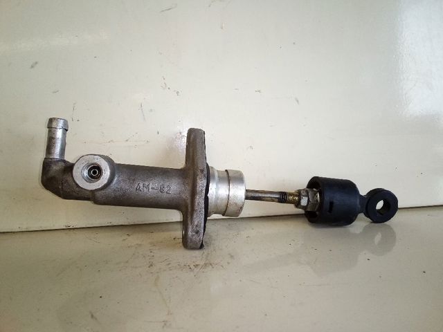 Cilindro maestro de clutch 416102D100 HYUNDAI