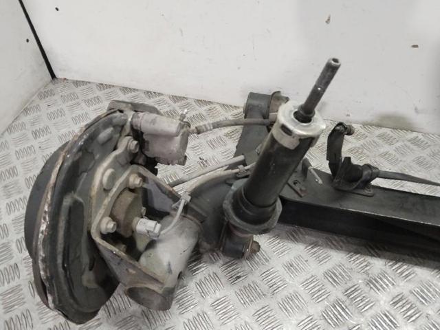 Subchasis trasero soporte motor Toyota Prius NHW20