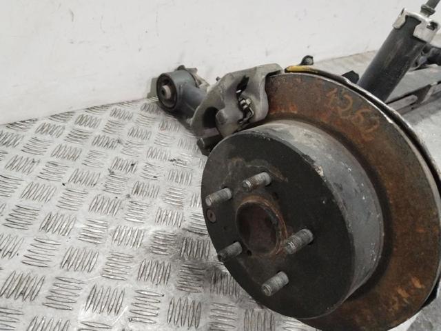 Subchasis trasero soporte motor Toyota Prius NHW20