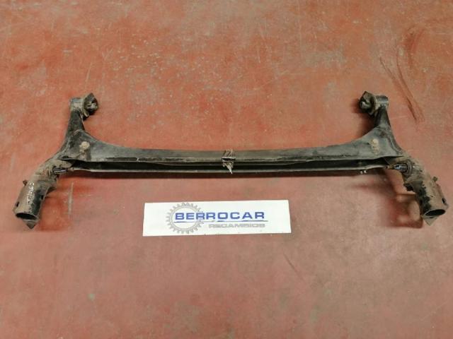 Subchasis trasero 421100F010 TOYOTA
