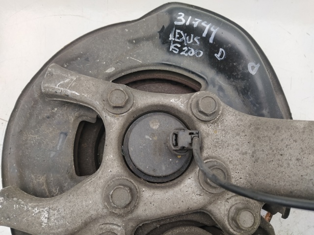4320153010 TOYOTA Mangueta delantera derecha  en stock Huelva