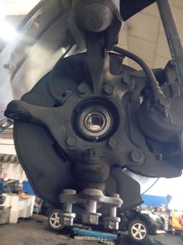 TOYOTA 4321212410 Mangueta delantera izquierda  en stock Salamanca