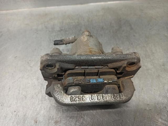 440011KD0A Pinza de freno trasera derecha  disponible Utrera