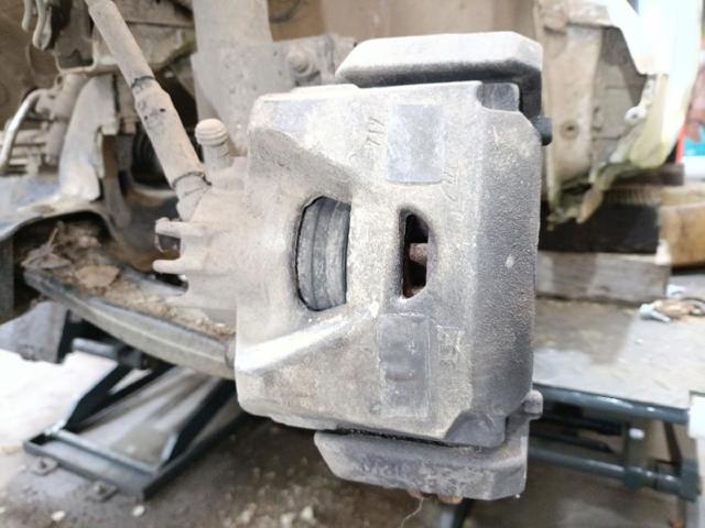 PEUGEOT 4400V7 Pinza de freno delantera izquierda  en stock Salamanca
