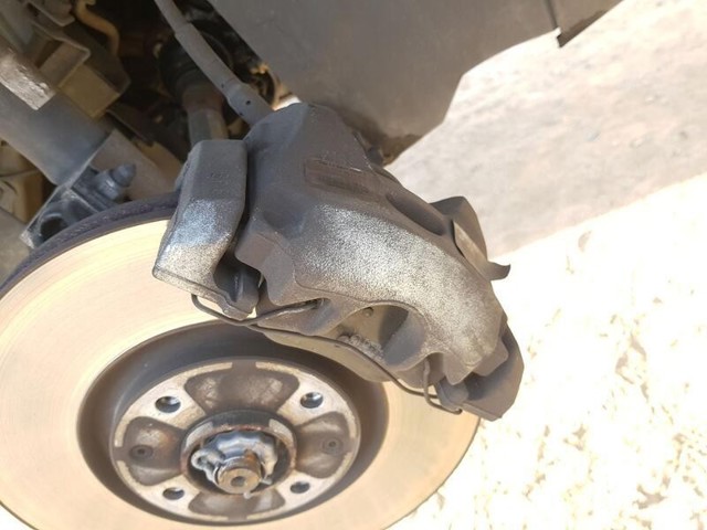 4400V8 Pinza de freno delantera derecha  en stock Granada