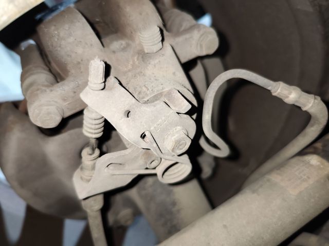 Pinza de freno trasera izquierda 4401P4 PEUGEOT
