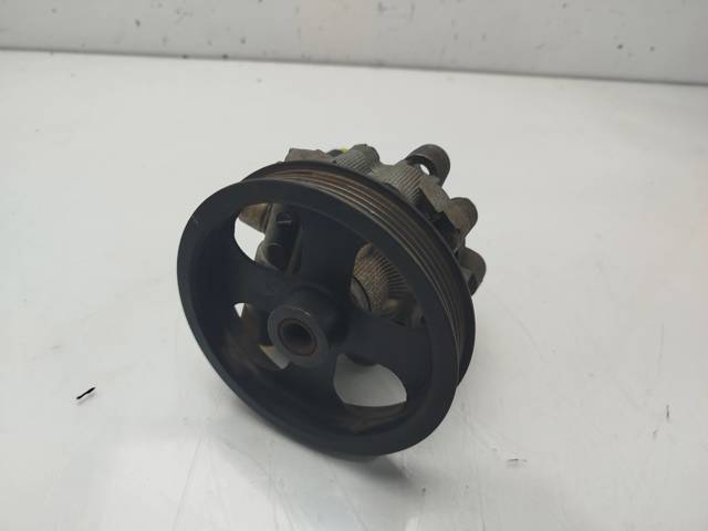 Bomba de dirección hidráulica Toyota Avensis  (T22)