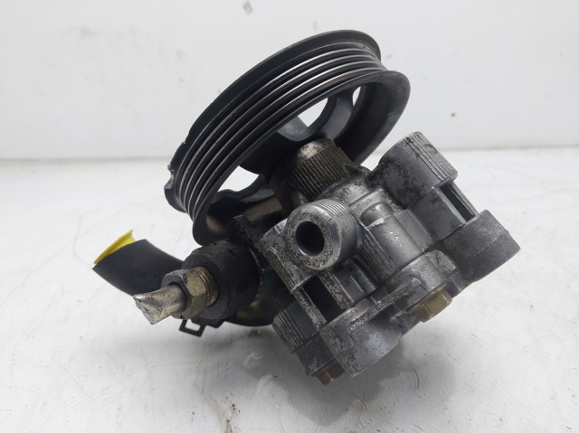 4431005100 TOYOTA Bomba de dirección asistida  comprar en Lleida