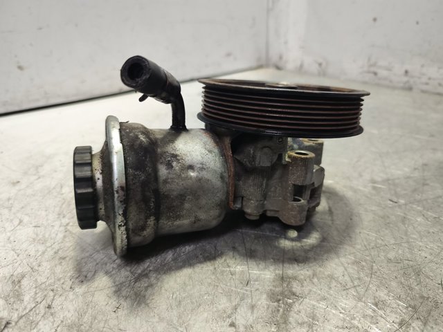 TOYOTA 4431005120 Bomba de dirección  en stock Terrassa